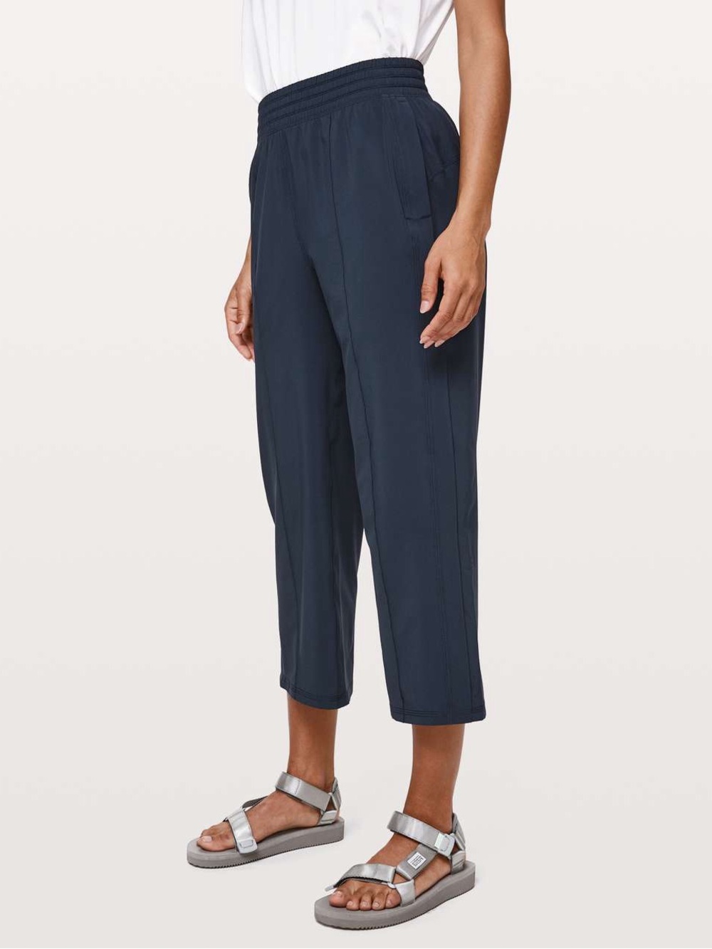 Lululemon Wanderer Crop True Navy Size 4